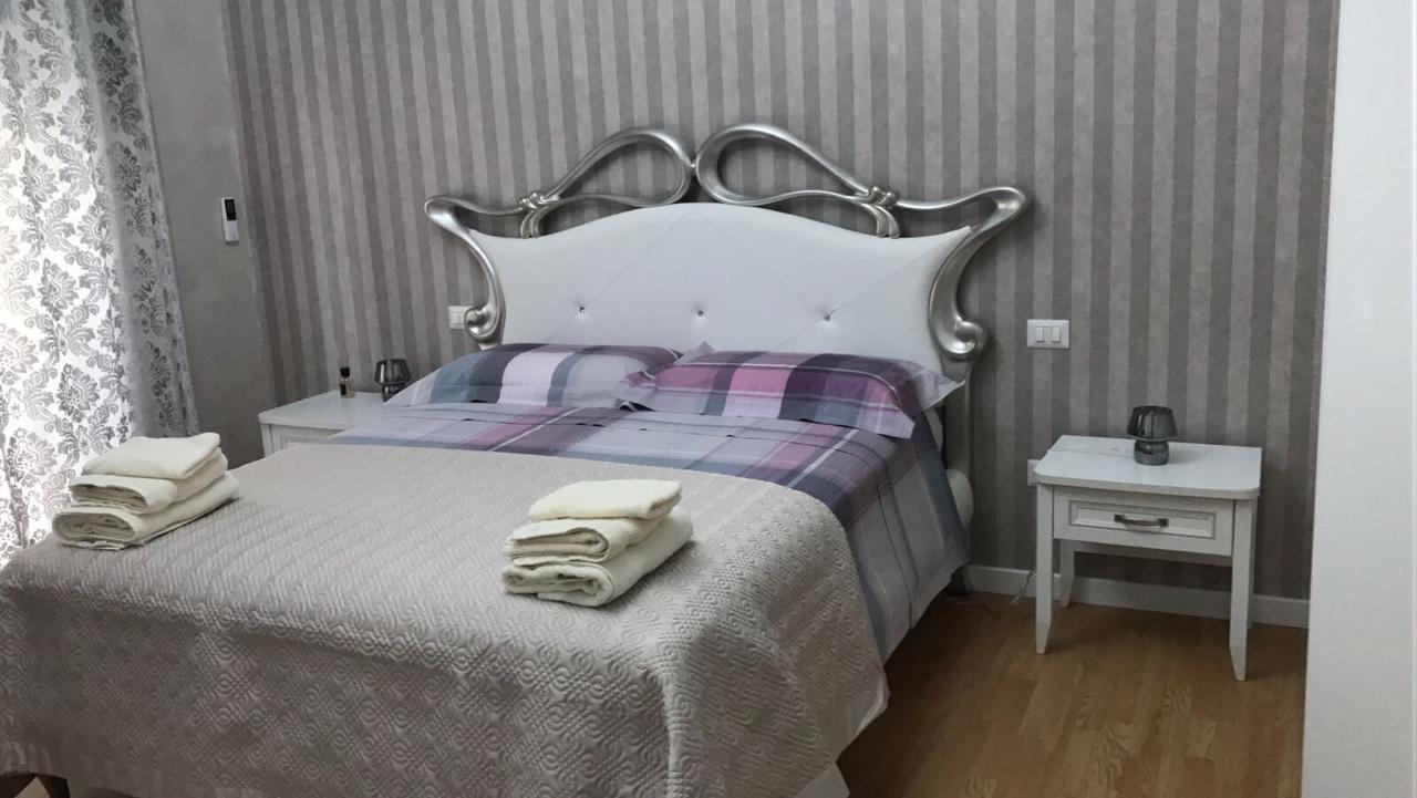 Donna Margharet Bed & Breakfast โครโตเน ภายนอก รูปภาพ