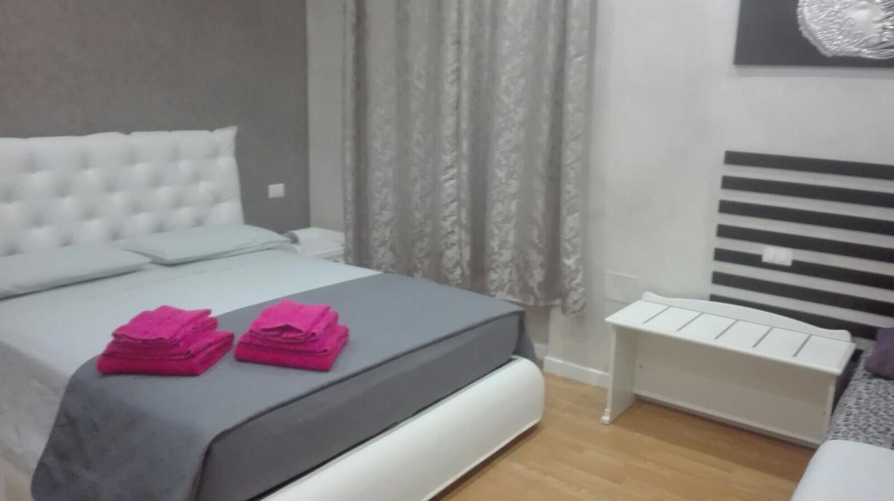 Donna Margharet Bed & Breakfast โครโตเน ภายนอก รูปภาพ
